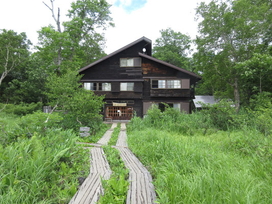 いかにも山小屋、といった風情の竜宮小屋