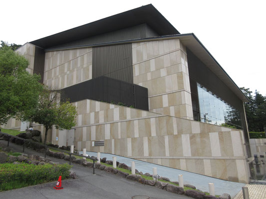 立派な建物