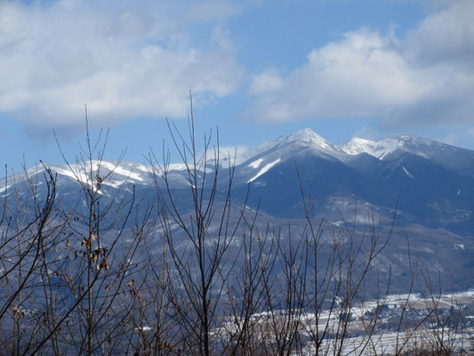 北八ヶ岳に続く天狗岳などが一同に並ぶ