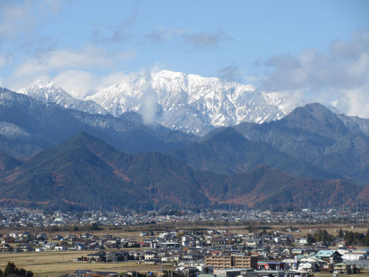 下界に戻ってきて、池田町立展望美術館へ 写真は蓮華岳 長野県立美術館との交流名品展をやっていたが、土地柄山岳美術にまつわる作品を多く展示していて結構楽しめた 撮影一切禁止で写真なし