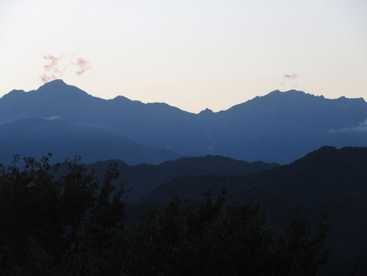 夕方の山並み3　五竜岳と八ツ峰キレット