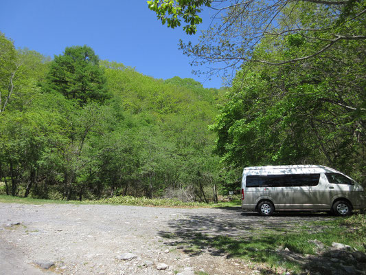 そして朝「山旅号」を停めた場所にドンピシャ！　いいコース、ありがとうございました！