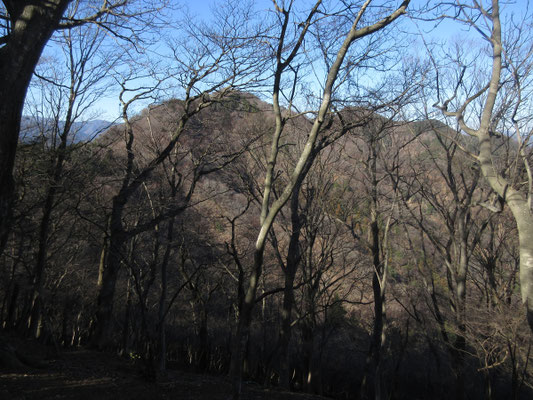 振り返ると華厳山がカッコいい