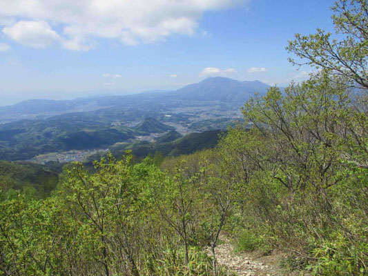 飯縄山遠望