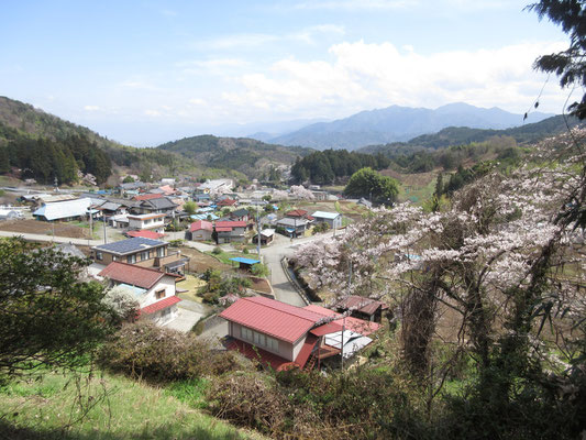 妙法寺の門前町だった一帯を見下ろす