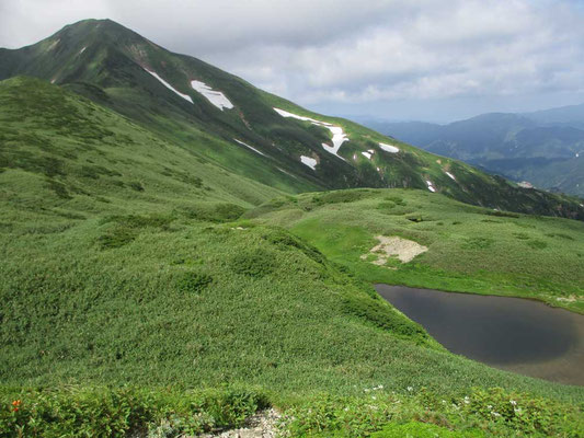 文平ノ池と大日岳