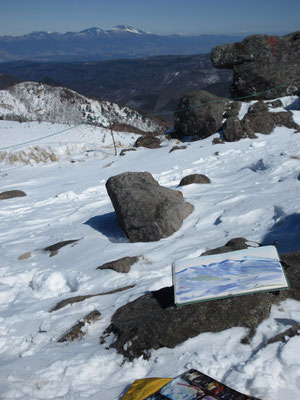 山頂からしか見えない浅間山をまず描く