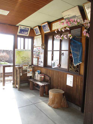 駅のなか　懐かしい雰囲気です