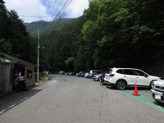 駐車場もこの日は一杯