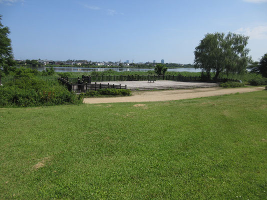 とても整備された公園　ここからが一番、鳥屋野潟を見渡せた