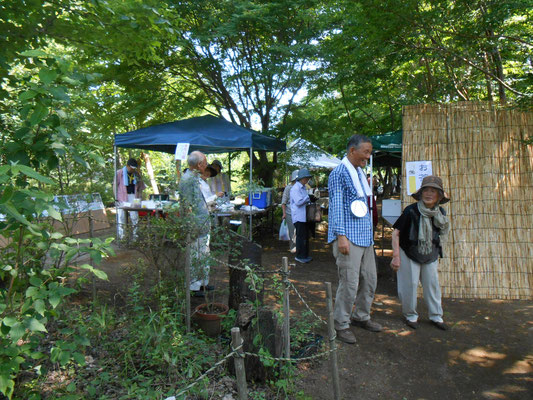 地域の方との交流　笑顔がこぼれます