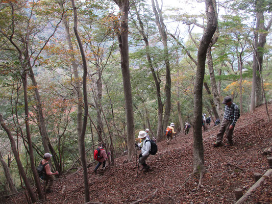 発句石から戻った仲間と、下山開始！