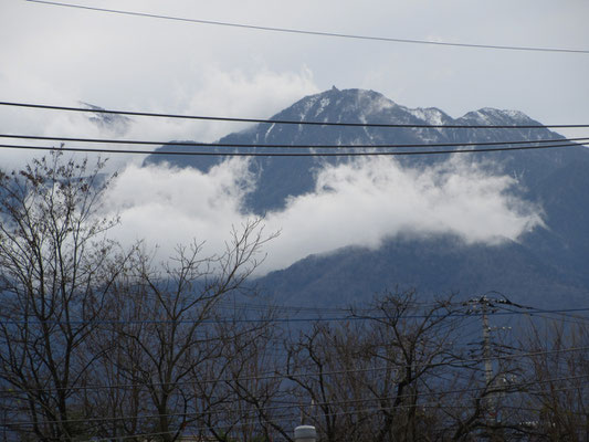 今年の夏に初挑戦した鳳凰三山　その時にはあのオベリスクも、真下に居るにも拘らず見えないほどのガスだった(;_;)　暫くすると、地蔵岳もまた雲のなか