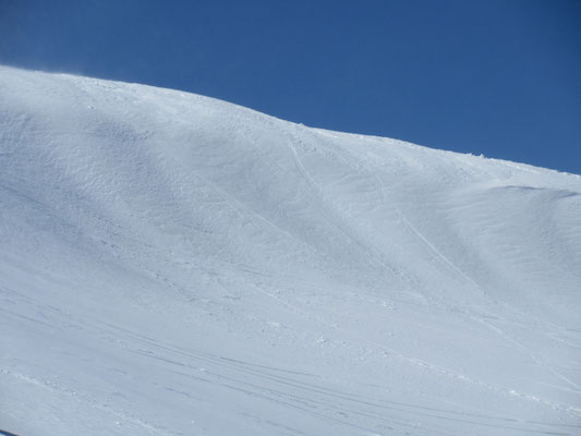 雪の稜線