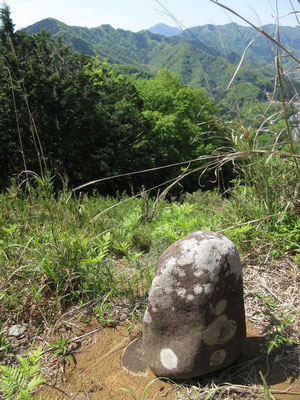 せっかくの好展望のいい場所なので、お地蔵さまと一緒にお茶タイムとする