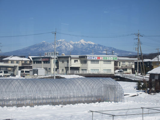 韮崎まで来ると、主役は八ヶ岳になる