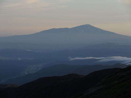 鳥海山のアップ きれいな山に見えるが、実は手強い