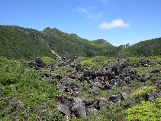 三ツ岳の方　何度か巨岩の連続するコースを歩いたが、もう今はいいかな…