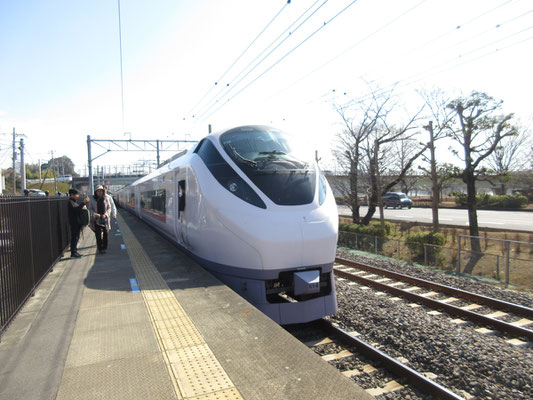 また後で〜！　偕楽園駅で別れを告げる