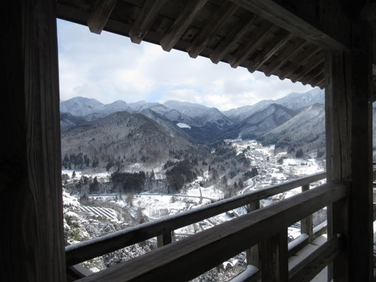 この展望台からの雪景色はインスタ映えがするな〜と思った