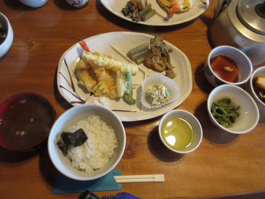 そして美味しい食事と聞いていたが、本当に山小屋とは思えない素晴らしい食事でした　「後編」に続く