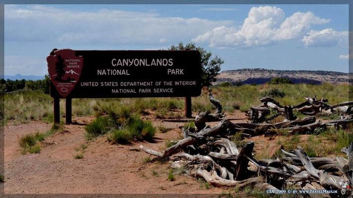 Canyonlands NP Visitor Center:  N 38°27´35.2´´ W 109°49´14.6´´