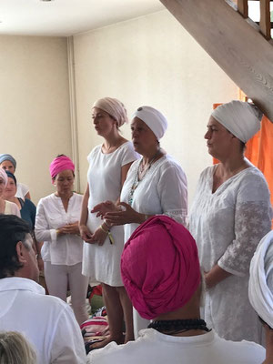 Gurudass Kaur und Romana Übelher