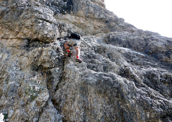 Querung an platten Felsen