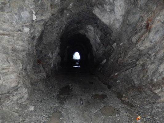 Im Tunnel - Zurück am Stausee