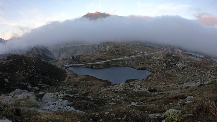 Hochnebel über dem Gotthardpass