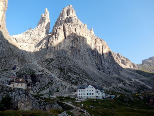 Vajolethütte vor Vajolettürmen