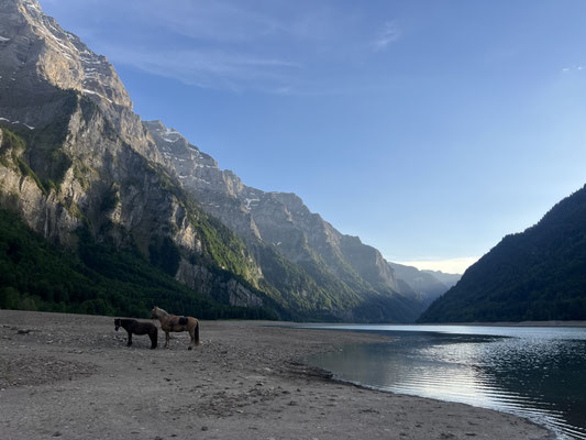 Mai 2026, Abendstimmung am Klöntalersee