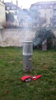 Die Räuchertonne im Einsatz