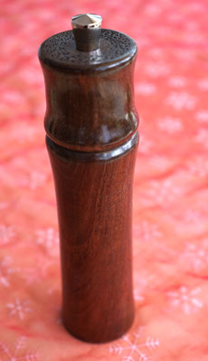 Pfeffermühle Nuß 24 cm 