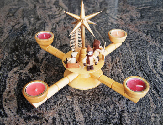 Adventskranz mit 3 Figuren handgearbeitet  u. 1 Baum 