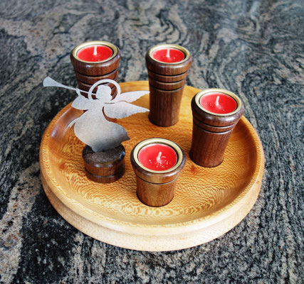Adventskranz 26 cm Birne - Nuss mit Metallengel