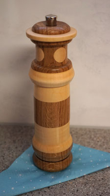 Pfeffermühle Leuchtturm --- schraubbar