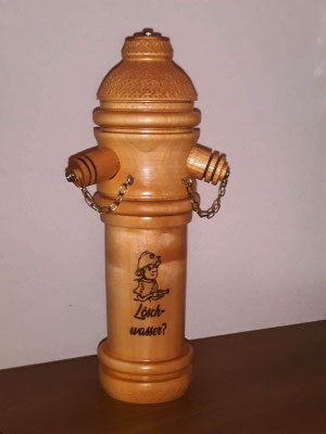 Feuerwehr Hydrant --- mit Spruch und Flasche innen