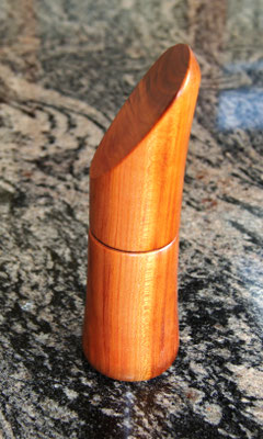 Pfeffermühle mit schrägem Kopf