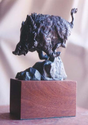 500 €. Cochino corriendo. 18x9x16 cm