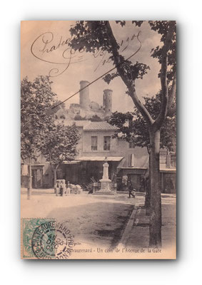 - Un coin de l'Avenue de la Gare - CHÂTEAURENARD - 12.1905 -