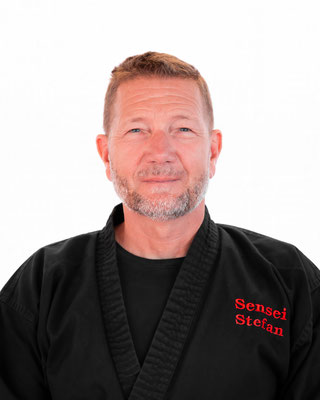 Stefan Jentzsch | Kick-Point  - Inhaber Rüsselsheim, Gross-Gerau, Kelkheim, Wiesbaden, Mainz | 2. Dan Karate | 2. Dan Kickboxen | Krav Maga Instructor | Gewaltpräventionslehrer