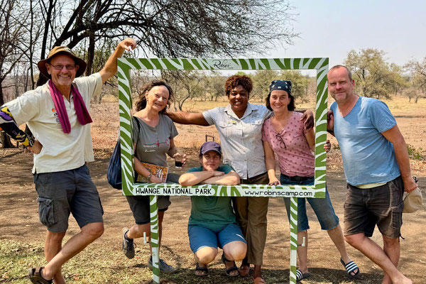 Die Reisegruppe im Robins Camp/Hwange (ZIM)