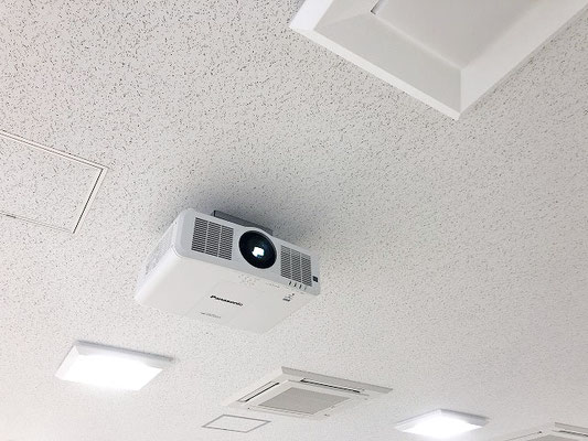 会議室用AV設備(新潟市東区)の「ハイエンドプロジェクター」