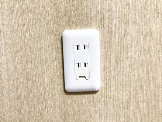 アース付きコンセント交換の様子。その3【新潟】