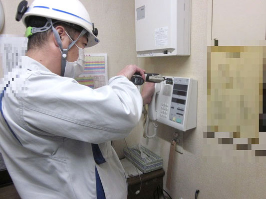 マンションにおけるインターホン交換工事の様子。その2【新潟市中央区】