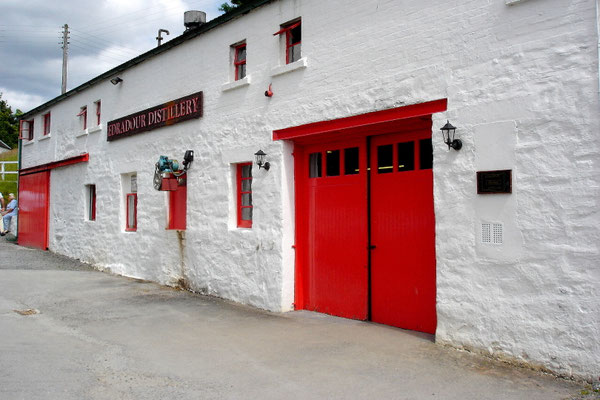Die Whiskydestille Edradour ist die kleinste in Schottland.