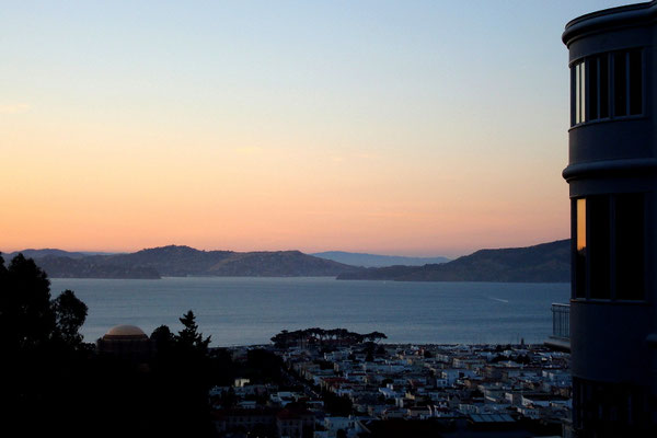 Blaue Stunde an der San Francisco Bay