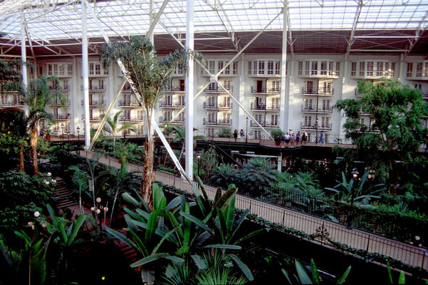 Das Opryland Hotel zeichnet sich durch eine aussergewöhnliche Architektur aus.