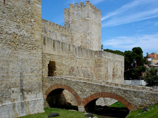 Brücke am Castelo de Sao Gorge